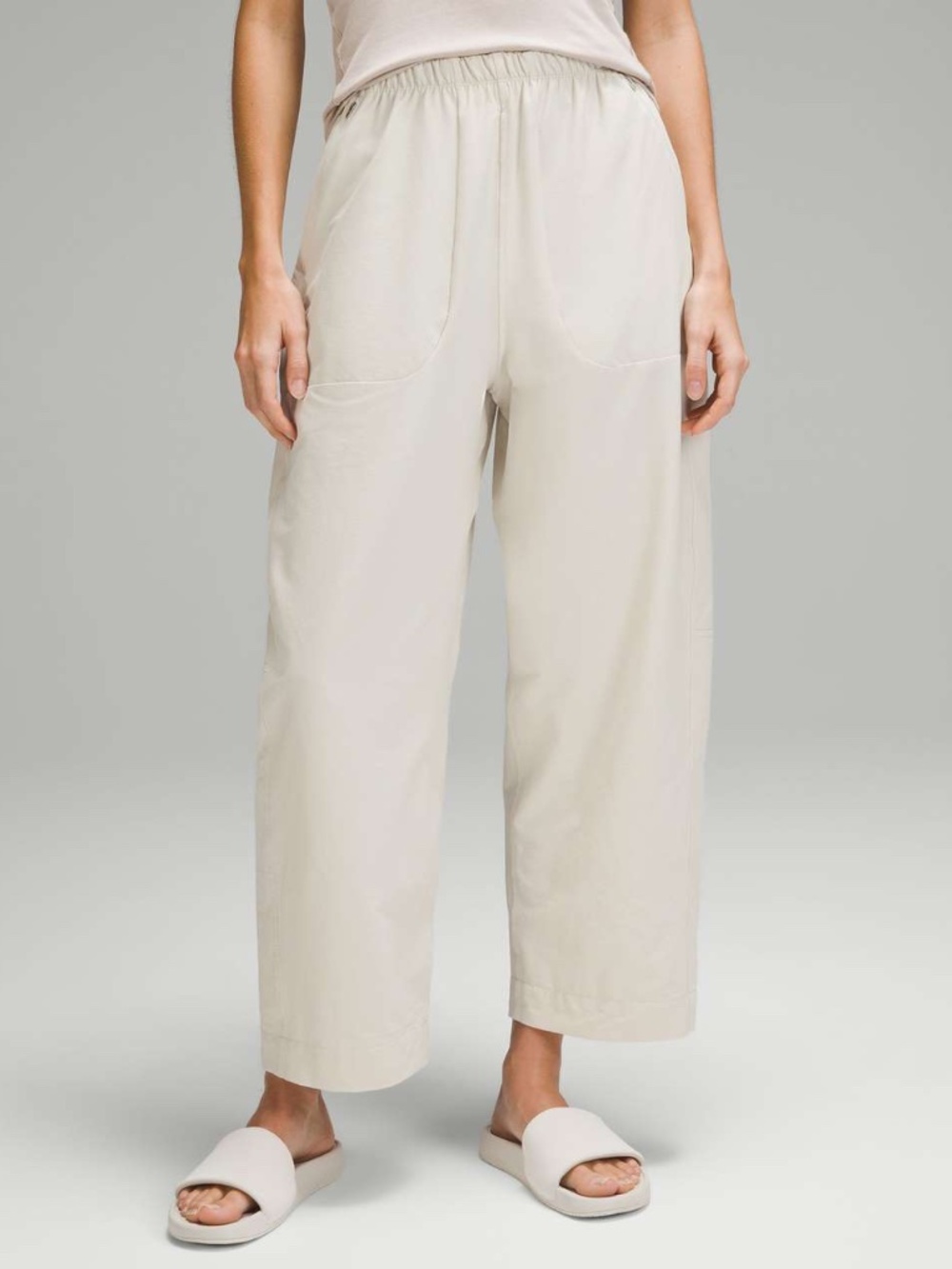 Lululemon Lightweight Mid-Rise Barrel-Leg Cropped Pant Bone - Size 8